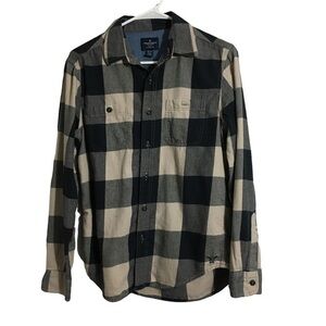 American Eagle buffalo plaid button down shirt. Sz XS